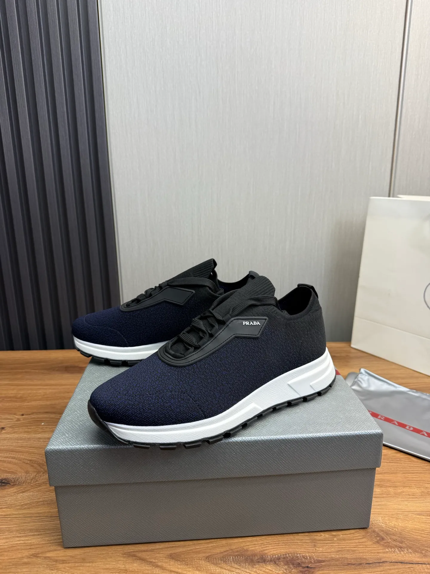 Men's shoes 💰500💰 [PRADA] Men's shoes are popular in the counter, official website is synchronized, 1 high-quality shipment ✔️Original fly-woven cowhide + cowhide lining, original original bottom, 38-45 (45 customized, non-refundable)